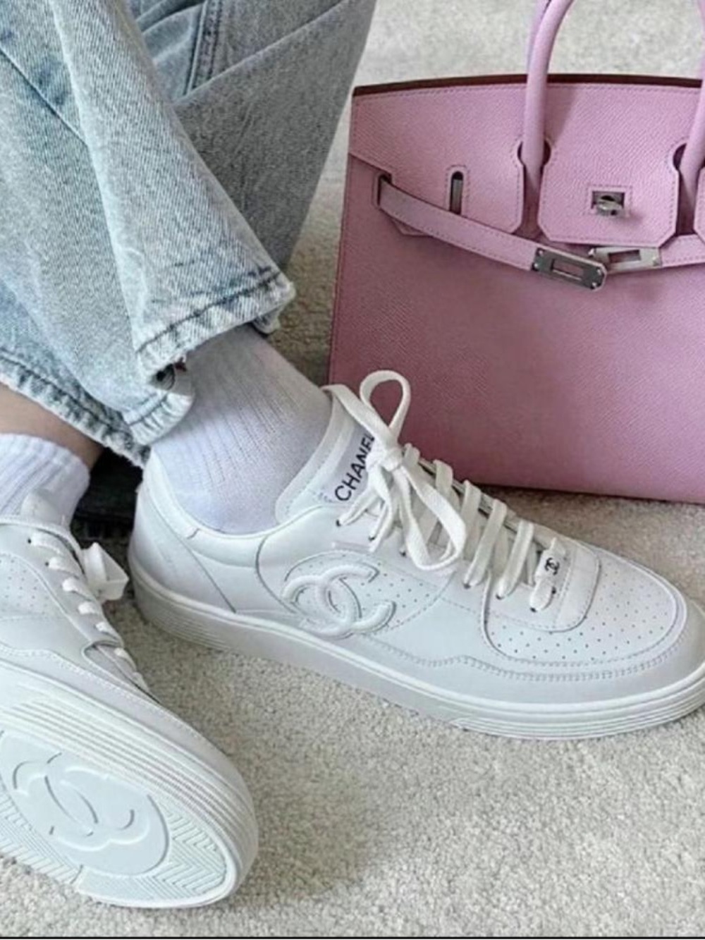 Chanel 23A White Calfskin Leather CC Logo Tie Flat Runner Trainer Sneaker